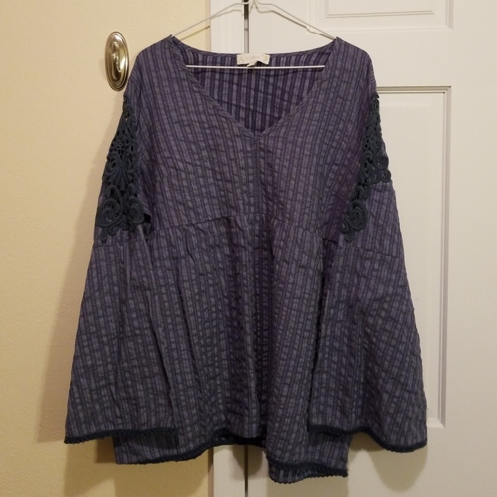 Suzanne Betro Women's bell sleeve shirt